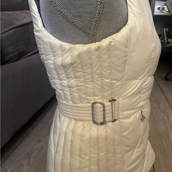 Lululemon Reversible Get Down Vest. Cream/Charcoal Gray Size 4 - Picture 8 of 16